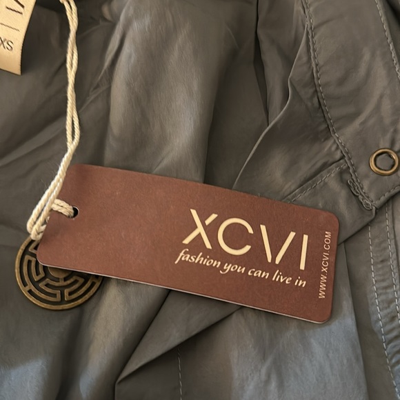 Women’s jumpsuit, silky type material, never worn. - Picture 8 of 8